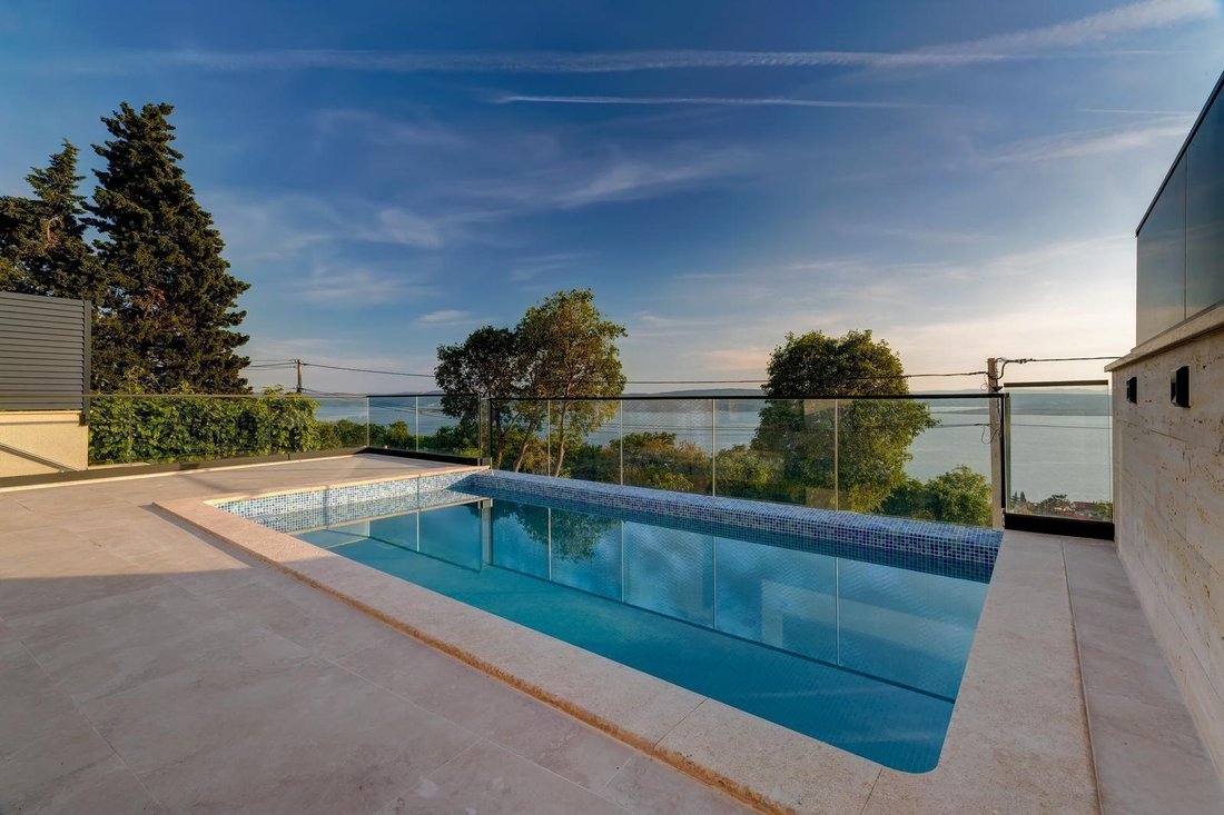 Villa in Grad Crikvenica, Primorje-Gorski Kotar County, Croatia 2 - 14462432