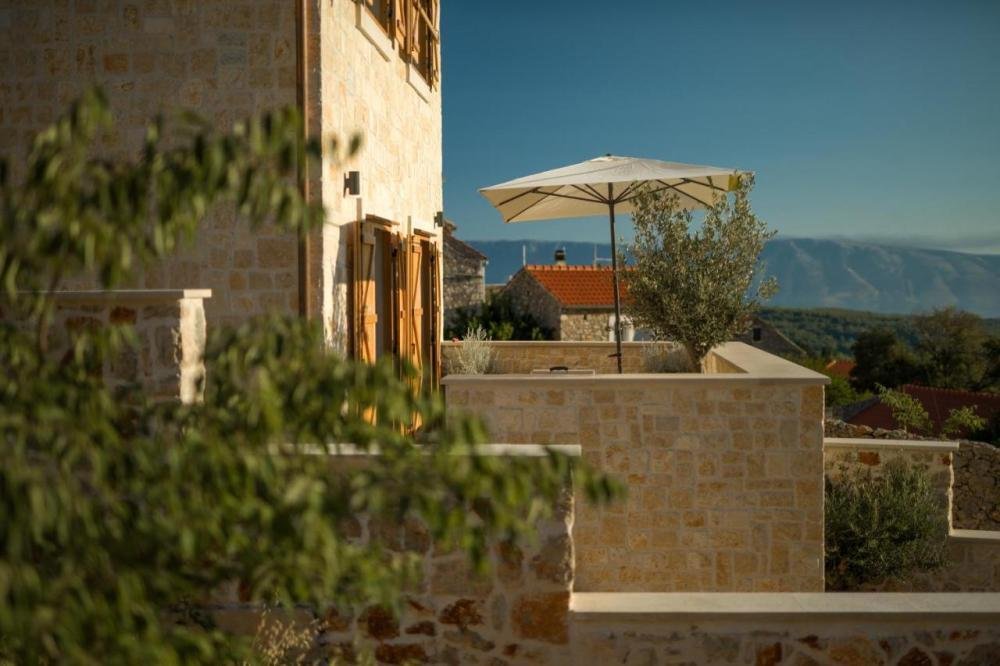 Villa in Velo Grablje, Split-Dalmatia County, Croatia 2 - 13882425