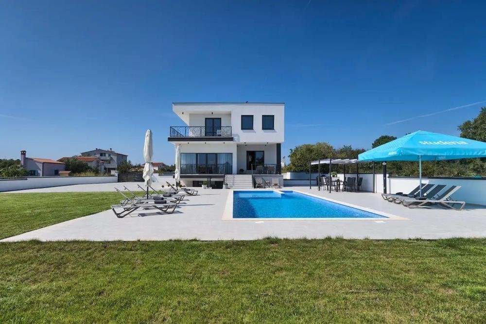 Villa in Grad Pula, Istria County, Croatia 2 - 14779357