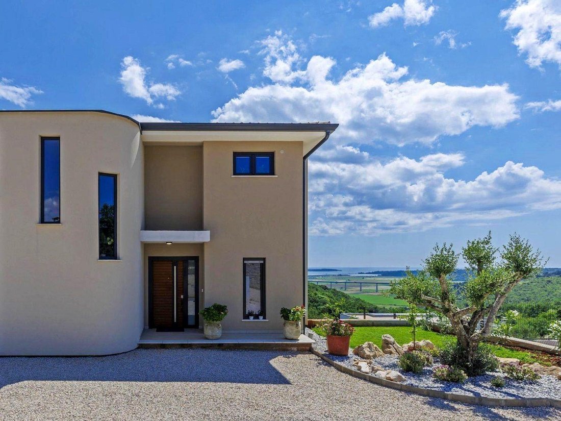 Villa in Brtonigla, Istria County, Croatia 1 - 14476818