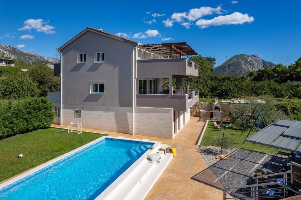 Villa in Omis, Split-Dalmatia County, Croatia 2 - 14378496
