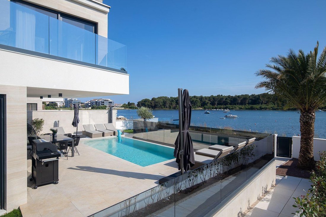 Villa in Medulin, Istria County, Croatia 2 - 14504157