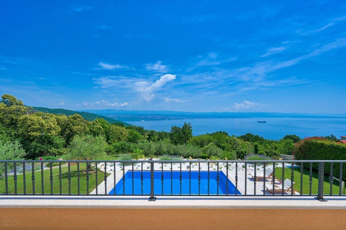 Villa in Opcina Lovran, Primorje-Gorski Kotar County, Croatia 2 - 14585988
