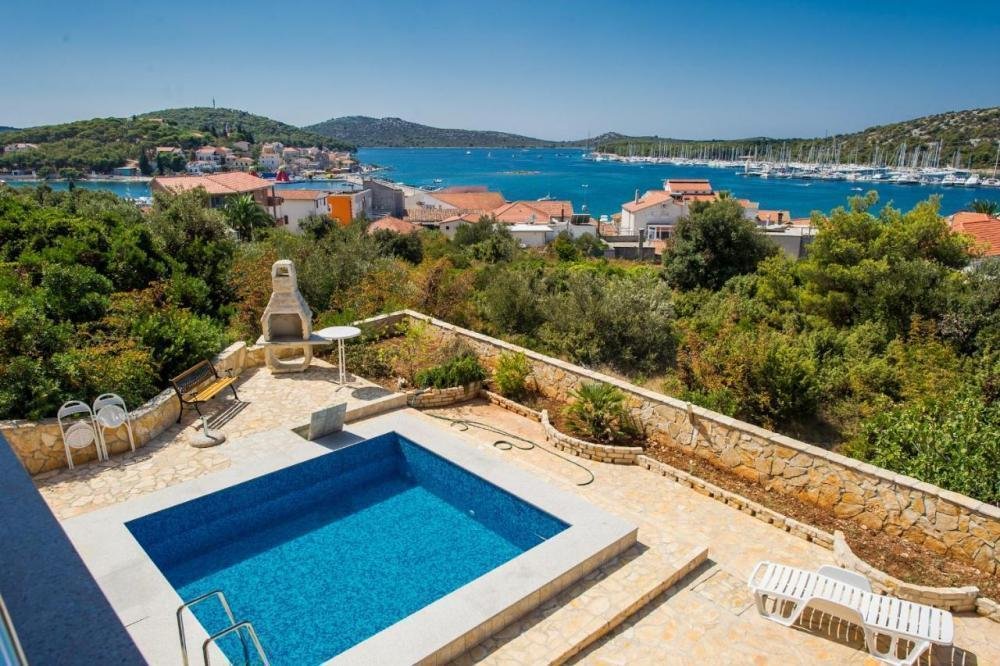 Villa in Rogoznica, Sibenik-Knin County, Croatia 1 - 14613607