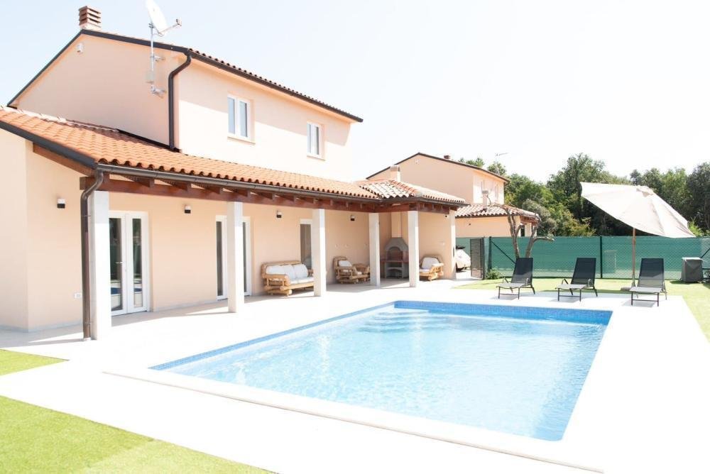 Villa in Fazana, Istria County, Croatia 1 - 14067372