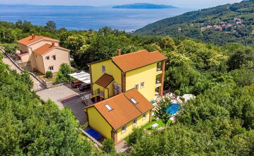 Villa in Opcina Matulji, Primorje-Gorski Kotar County, Croatia 1