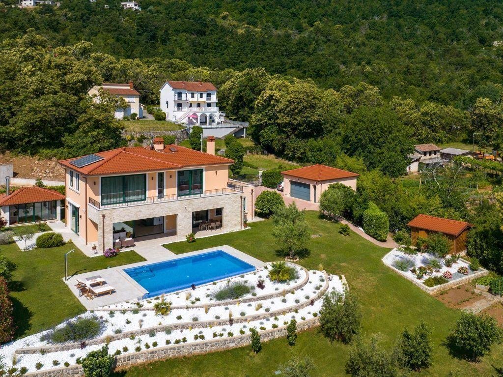 Villa in Opcina Lovran, Primorje-Gorski Kotar County, Croatia 1 - 14585988