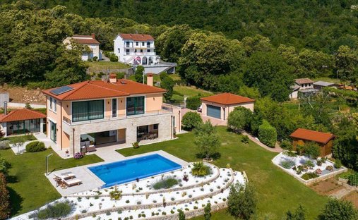 Villa in Opcina Lovran, Primorje-Gorski Kotar County, Croatia 1