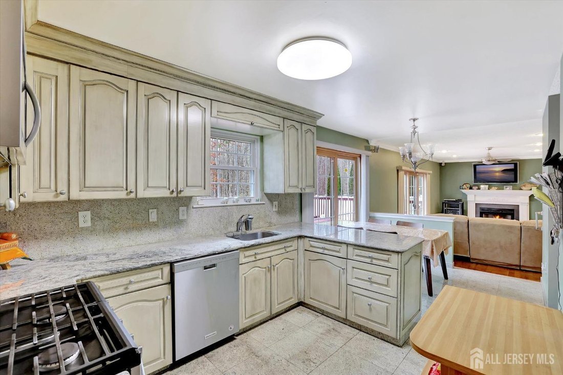House in Old Bridge Township, New Jersey, United States 5 - 15375998