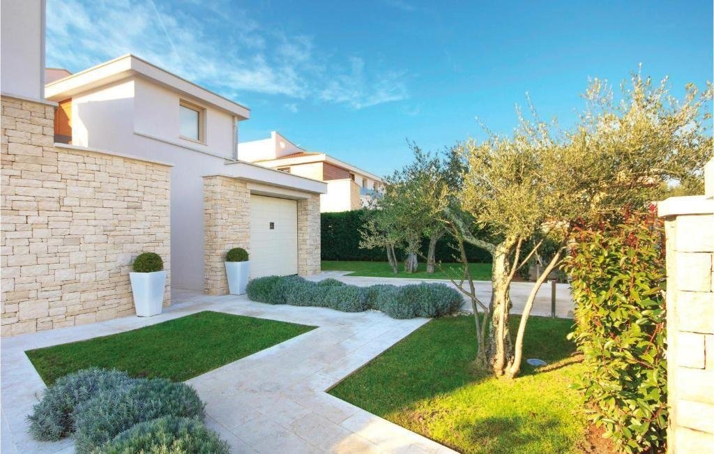 Villa in Porec, Istria County, Croatia 2 - 14931861