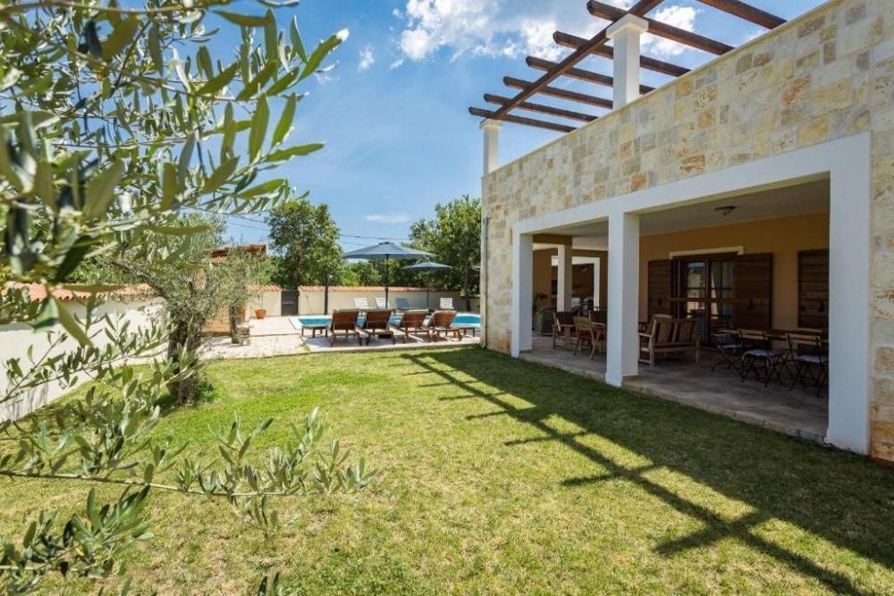 Villa in Svetvincenat, Istria County, Croatia 3 - 14276145