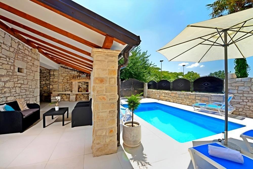 Villa in Sveti Lovrec Pazenaticki, Istria County, Croatia 3 - 14368233