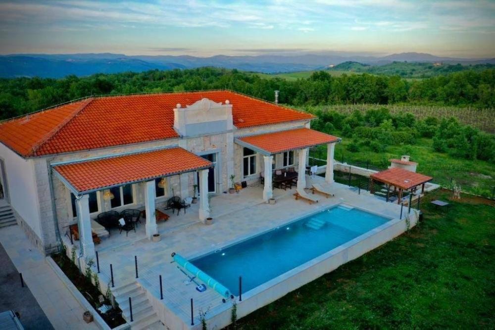 Villa in Vizinada, Istria County, Croatia 1 - 13220948