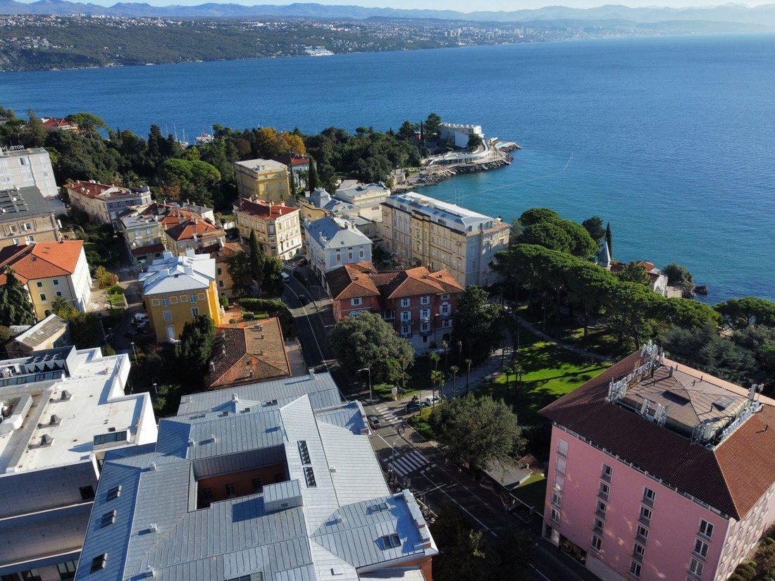 Villa in Grad Opatija, Primorje-Gorski Kotar County, Croatia 2 - 14896145