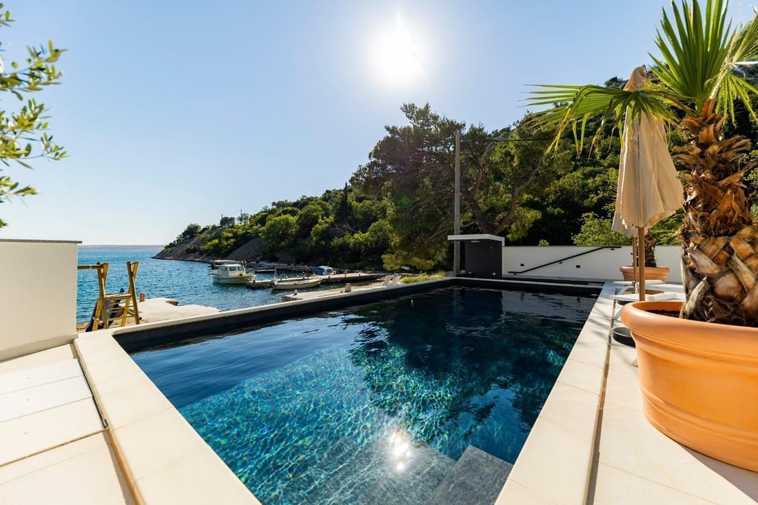 Villa in Starigrad, Zadar County, Croatia 1 - 14776528