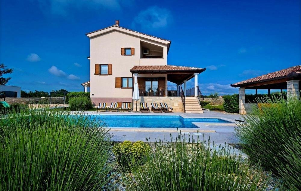 Villa in Svetvincenat, Istria County, Croatia 2 - 14271792