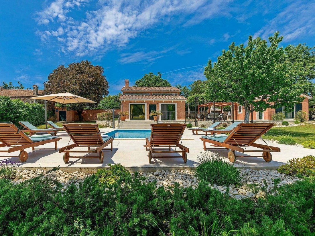 Villa in Rovinj, Istria County, Croatia 1 - 14476811