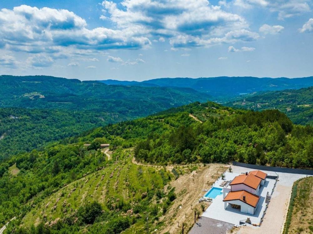 Villa in Opcina Cerovlje, Istria County, Croatia 1 - 12523273