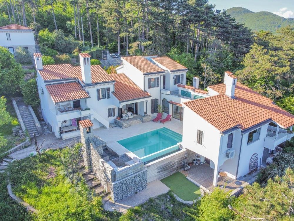 Villa in Grad Opatija, Primorje-Gorski Kotar County, Croatia 1 - 14176236