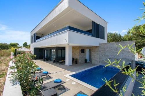 Villa in Medulin, Istria County, Croatia 2 - 14658739