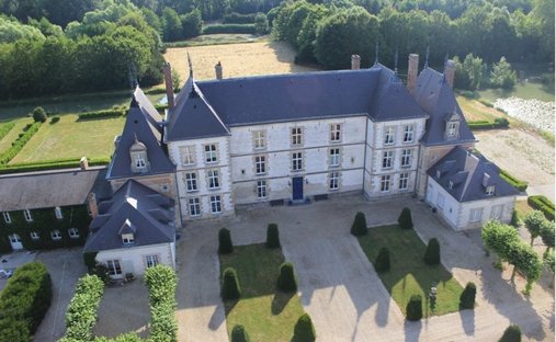 Chateau in Vitry-la-Ville, Grand Est, Frankreich 1