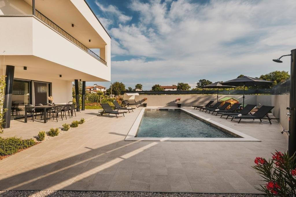 Villa in Umag, Istria County, Croatia 4 - 14896147