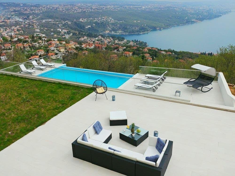Villa in Opcina Matulji, Primorje-Gorski Kotar County, Croatia 1 - 12792244