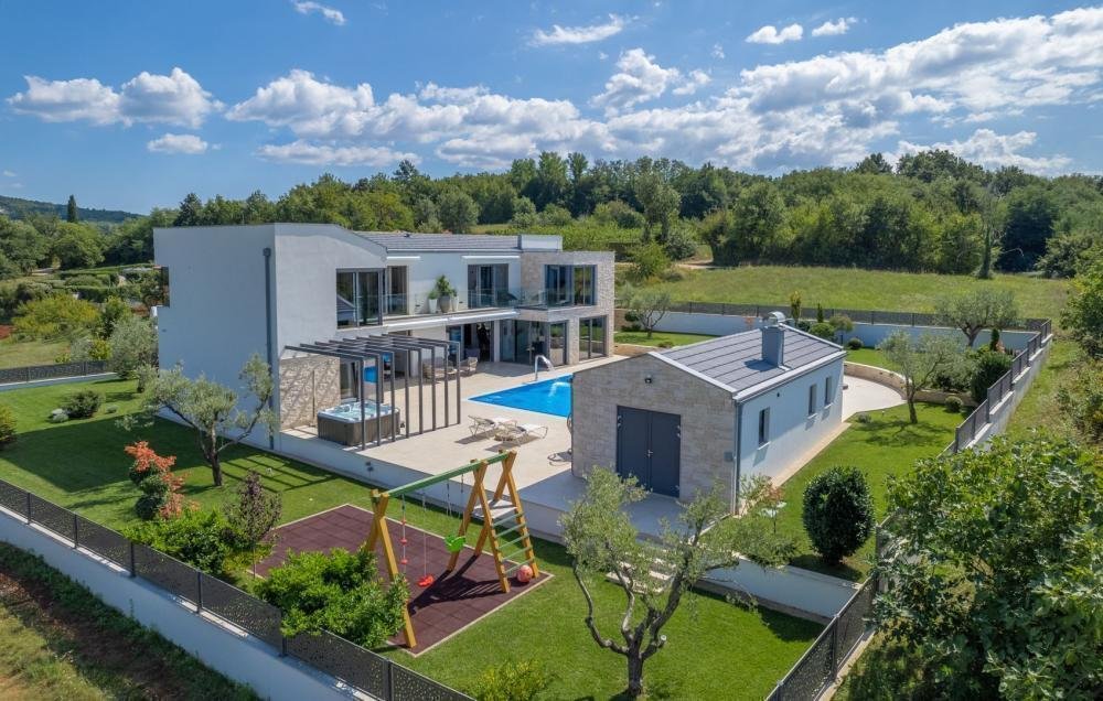 Villa in Opcina Motovun, Istria County, Croatia 1 - 13882454