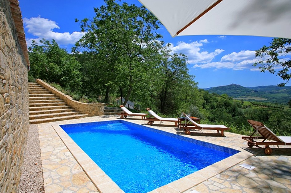 Villa in Oprtalj, Istria County, Croatia 1 - 12412158