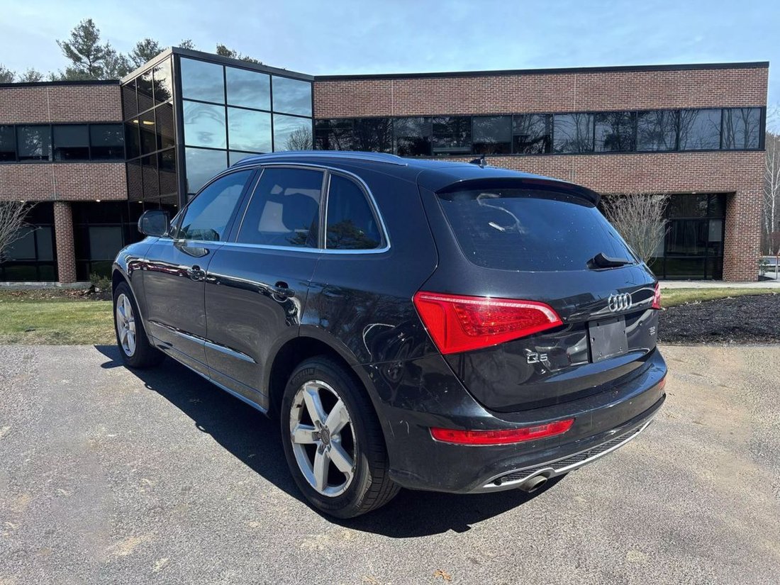 Suv in Canton, MA, United States 2 - 15376775