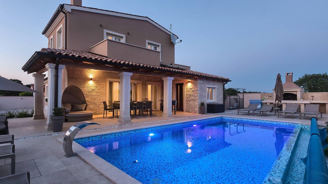 Villa in Liznjan, Istria County, Croatia 2 - 14833892