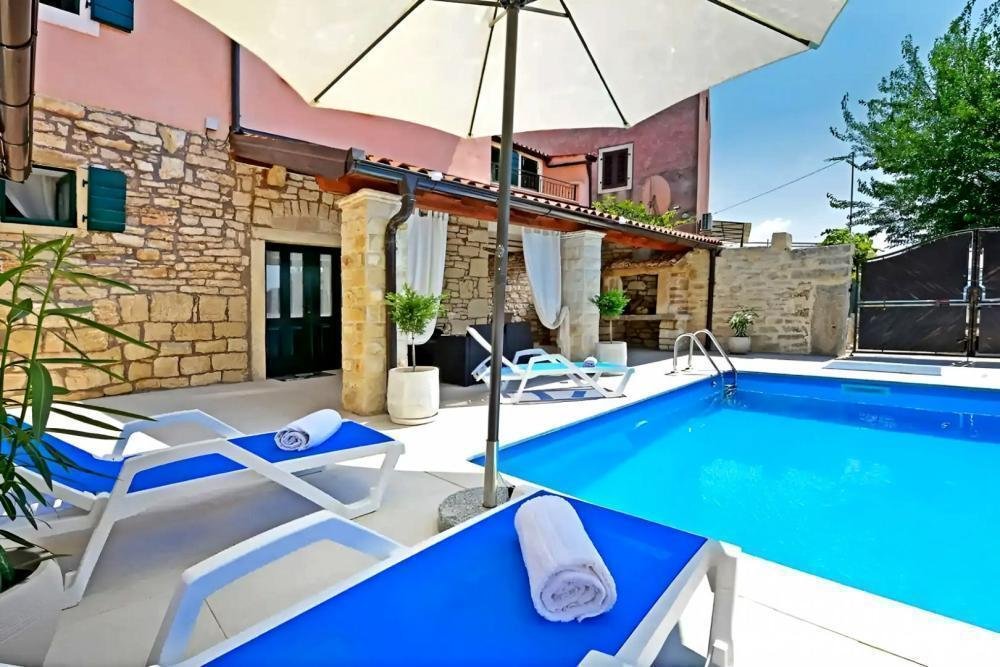 Villa in Sveti Lovrec Pazenaticki, Istria County, Croatia 4 - 14368233