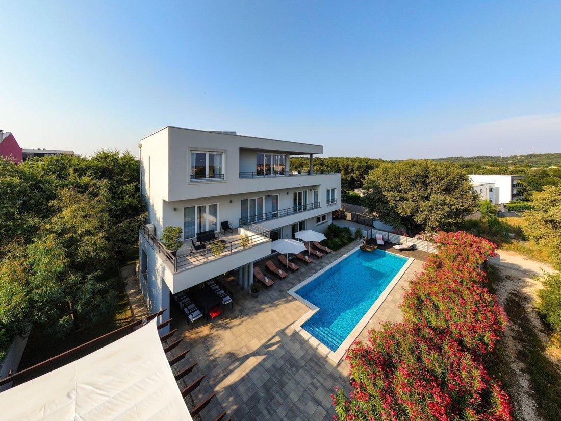 Villa in Medulin, Istria County, Croatia 2 - 14565992