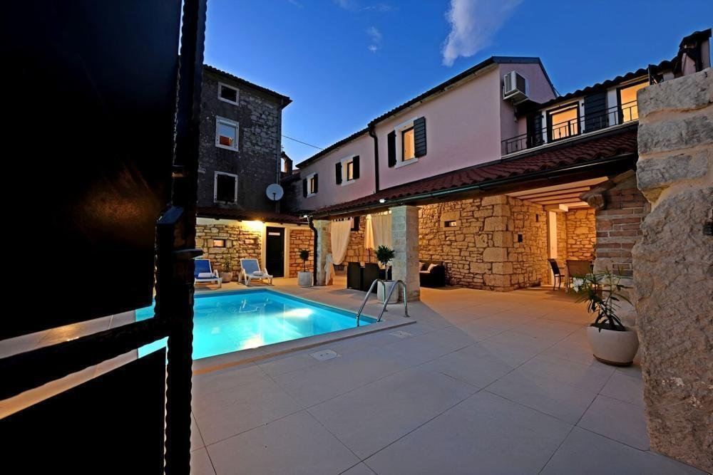 Villa in Sveti Lovrec Pazenaticki, Istria County, Croatia 1 - 14368233
