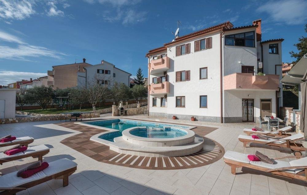 Villa en Grad Pula, Istria, Croacia 1 - 11970662