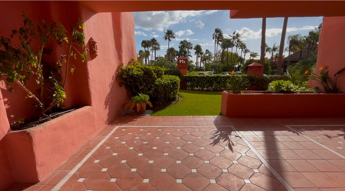 Apartment in Cancelada, Estepona, Andalusia 5 - 15378580