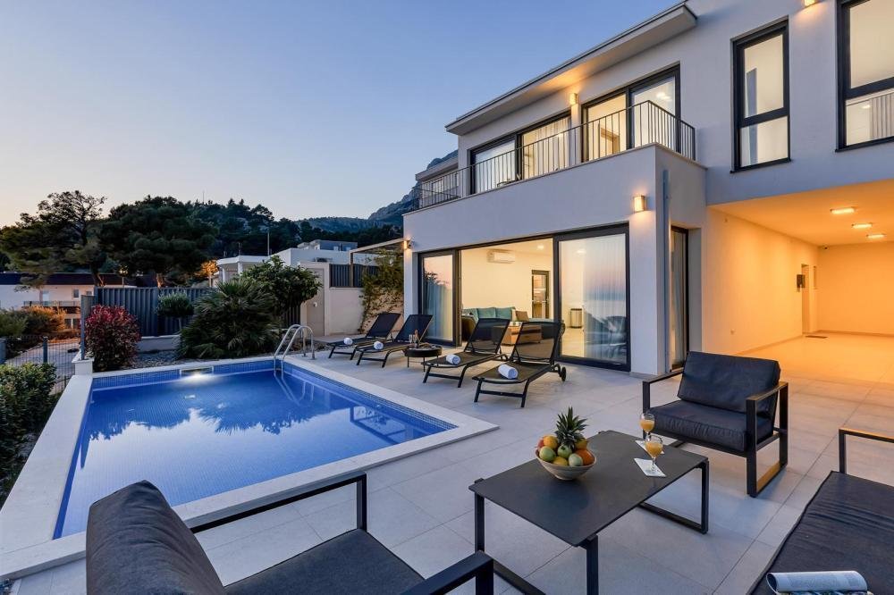 Villa in Makarska, Split-Dalmatia County, Croatia 2 - 14358027