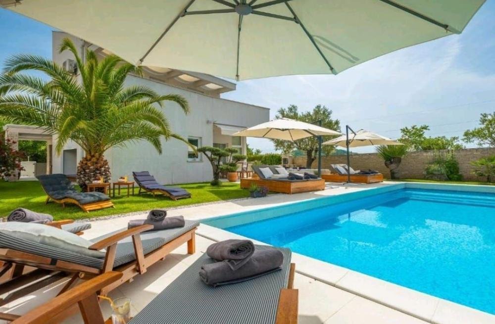 Villa in Rovinjsko Selo, Istria County, Croatia 2 - 14276138