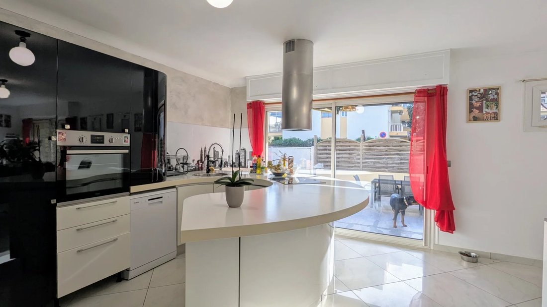 Apartment in Saint-Laurent-du-Var, Provence-Alpes-Côte d'Azur, France 1 - 15376093