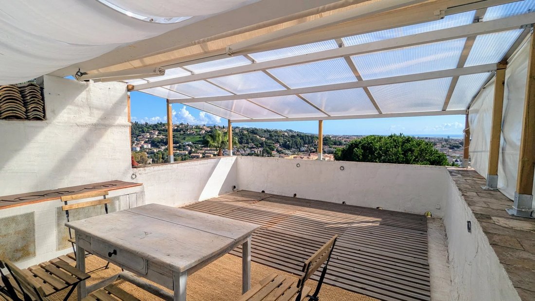House in Centre-Haut de Cagnes, Cagnes-sur-Mer, France 1 - 15376081