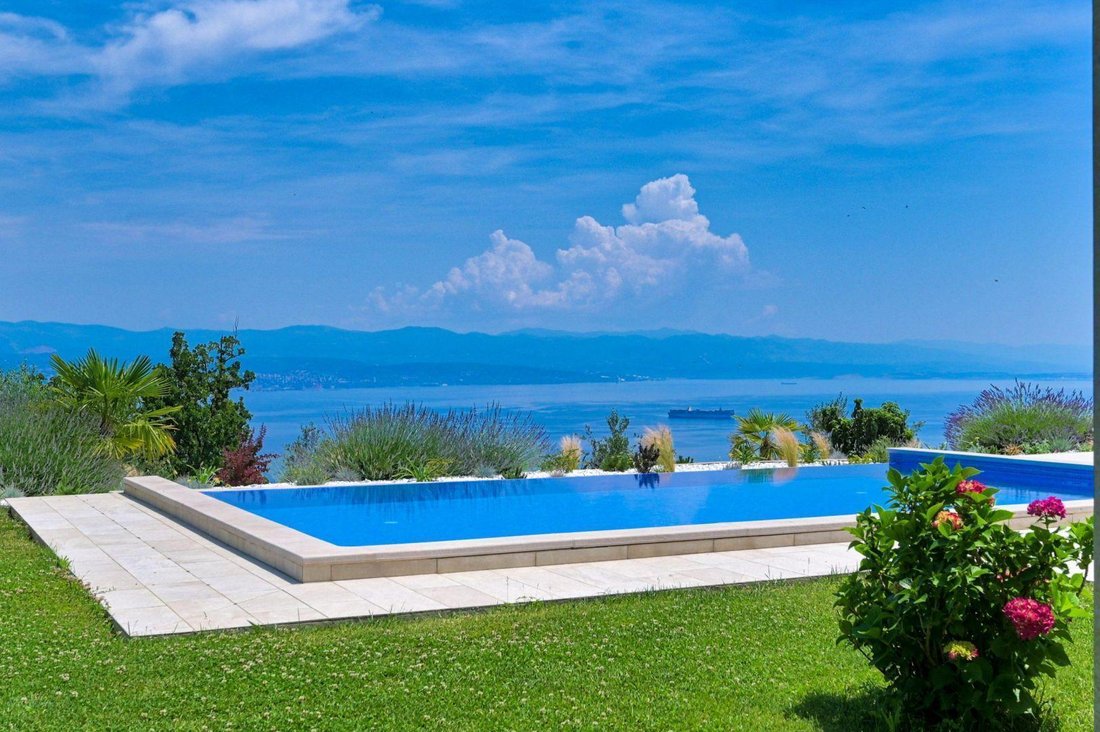 Villa in Opcina Lovran, Primorje-Gorski Kotar County, Croatia 4 - 14585988