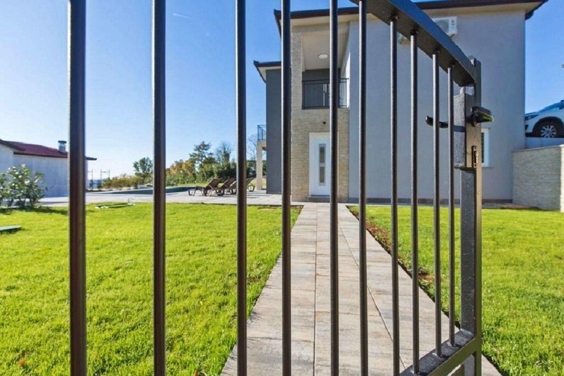 Villa in Labin, Istria County, Croatia 2 - 12202415