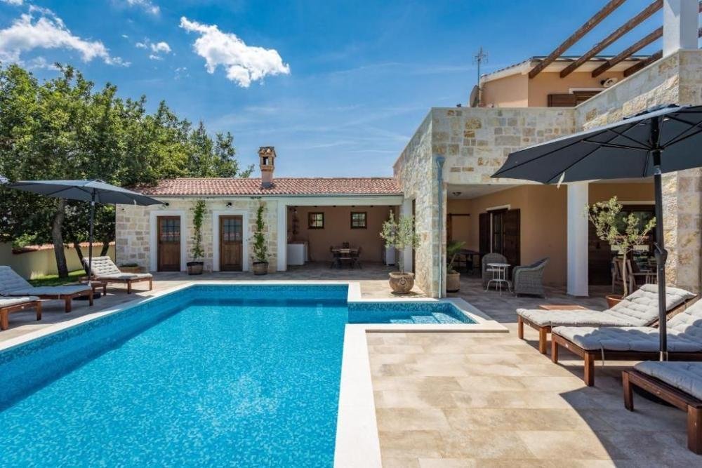 Villa in Svetvincenat, Istria County, Croatia 2 - 14276145