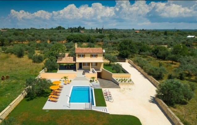 Villa in Fazana, Istria County, Croatia 1 - 12781547