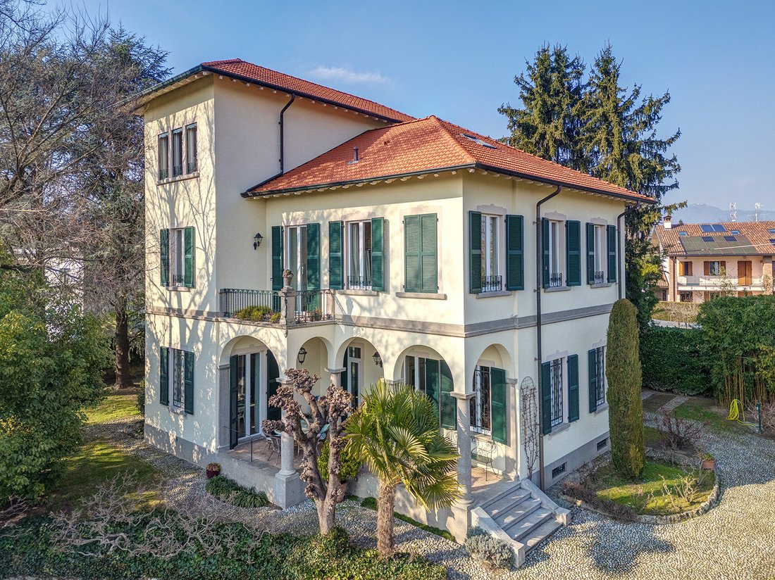 Villa in Cernusco Lombardone, Lombardy, Italy 4 - 15379341