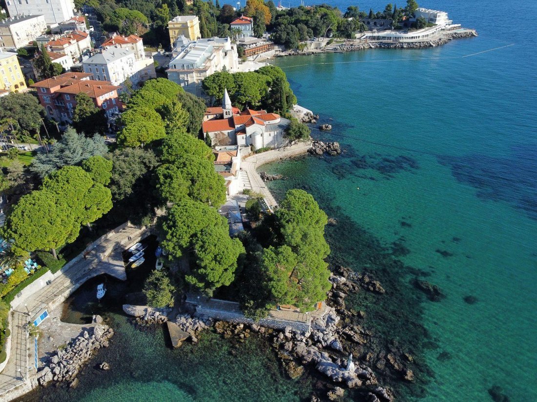 Villa in Grad Opatija, Primorje-Gorski Kotar County, Croatia 1 - 14896145