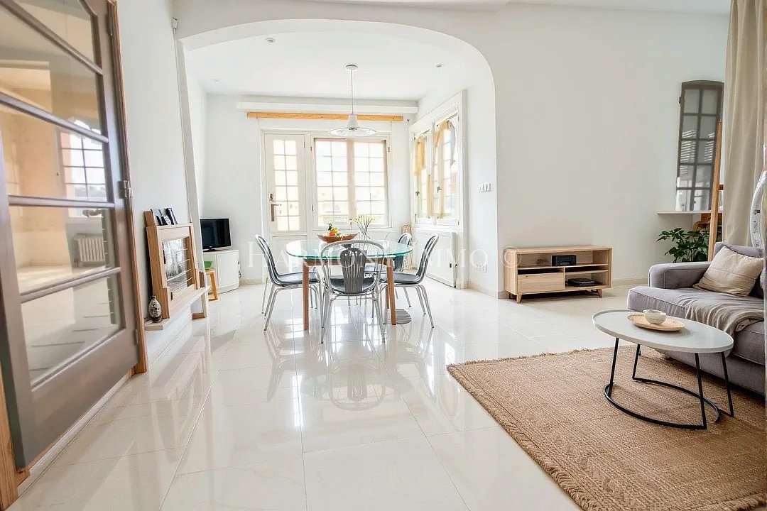 La Résidence Lumineuse: A 1940s Jewel in Saint-Raphaël’s Heart - 5