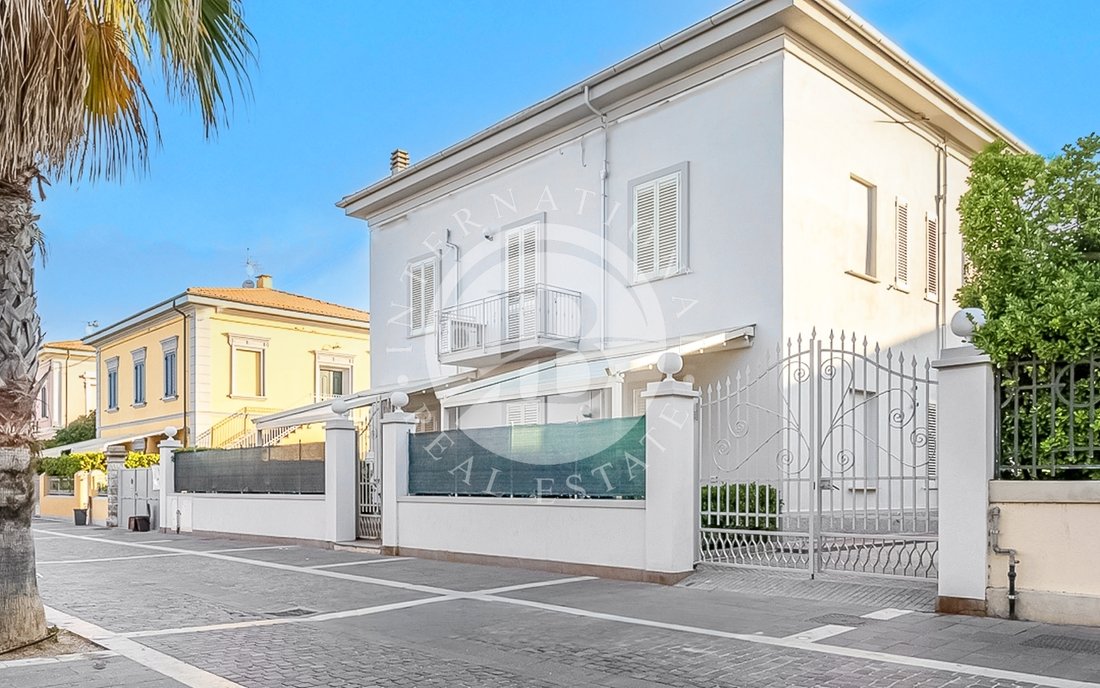 Villa in Marina di Cecina, Cecina, Tuscany 1 - 15380254