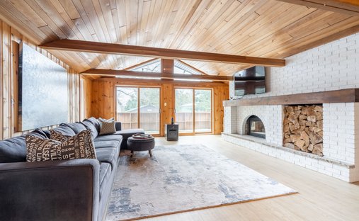 House in Hamilton, Ontario, Canada 1
