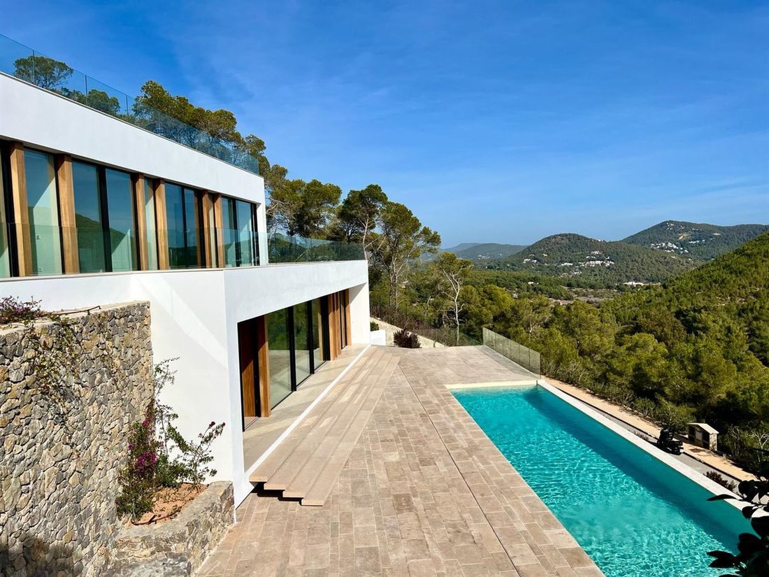 Villa in Roca Llisa, Santa Eularia des Riu, Balearic Islands 2 - 15384309